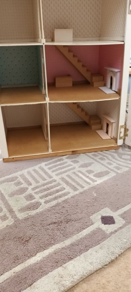 Lovely Dolls house..