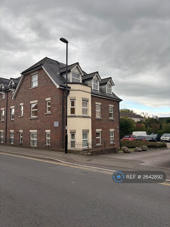 2 bedroom flat in Royal George Court, Burgess Hill, RH15 (2 bed) (#2642892)