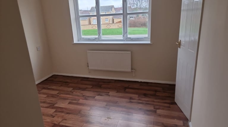 4 bedrooms house available to rent in Thamesmead, SE28