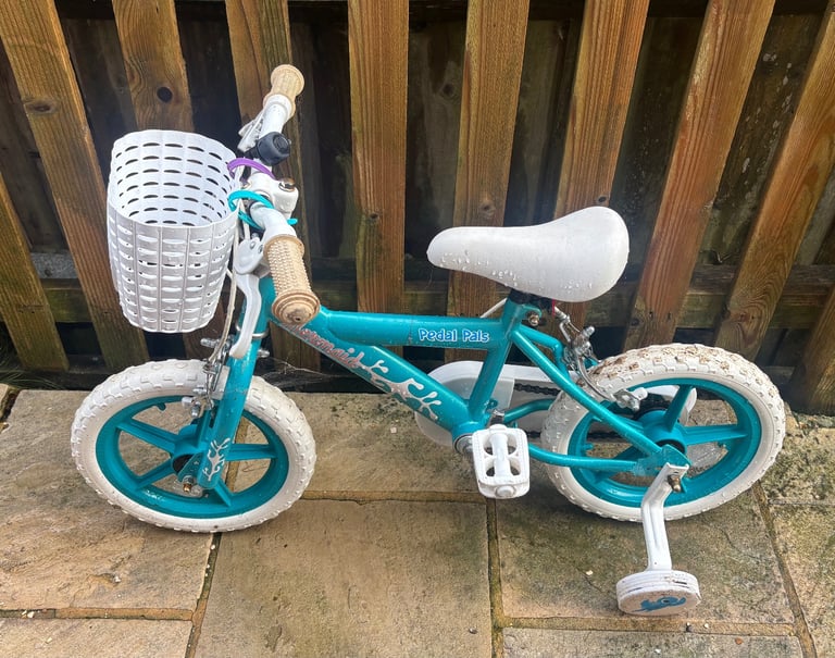 Girls bike age 4-6