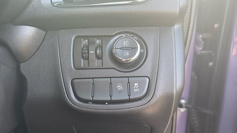 2016 Vauxhall Viva 1.0 SE 5dr [A/C] Petrol Hatchback Hatchback Petrol Manual