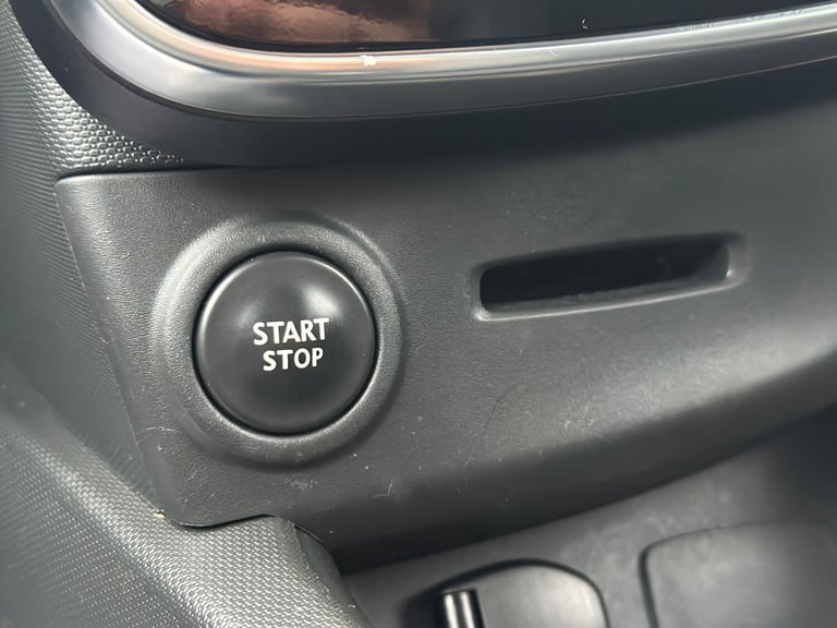 2015 Renault Clio 1.2 16V Dynamique Nav Euro 6 5dr HATCHBACK Petrol Manual