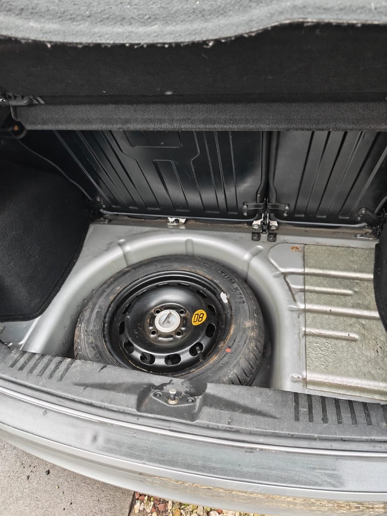 Ford, FIESTA Ghia, Hatchback, 2008, Manual, 1388 (cc), 5 doors