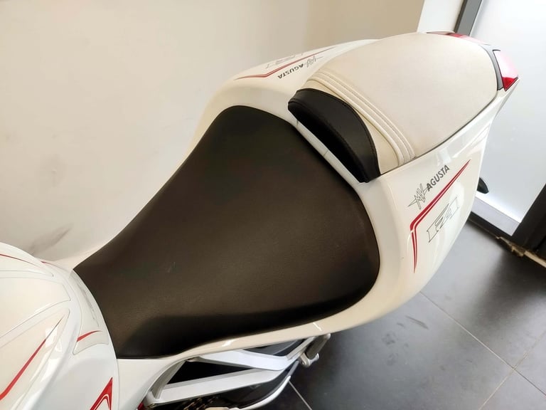 2015 MV Agusta F4 1000 White 1,135 Miles | £256 Dep & £256 pcm 7.9% APR