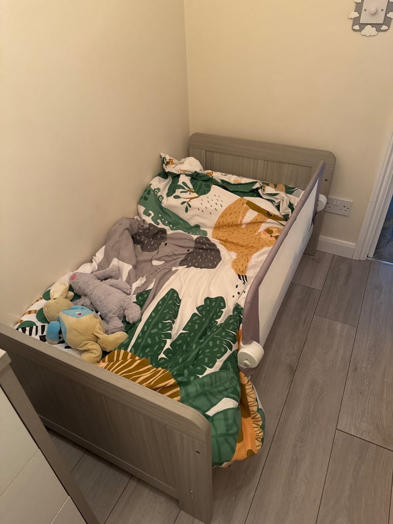 Ickle bubba Pemba nursery furniture set