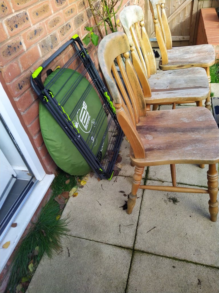 4 chair's FREE to collect 