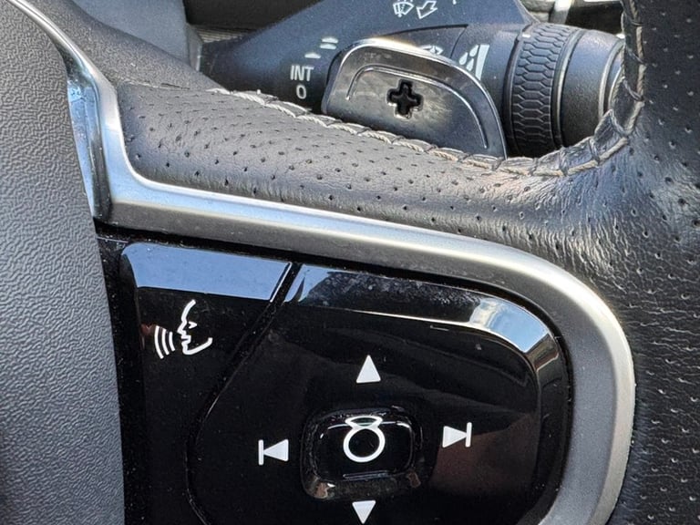 Volvo XC90 D5 POWERPULSE R-DESIGN AWD++GREAT SPEC++