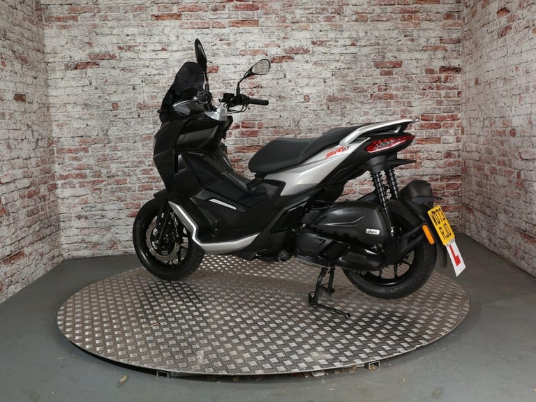 APRILIA SR - 2024 Petrol Automatic in Black