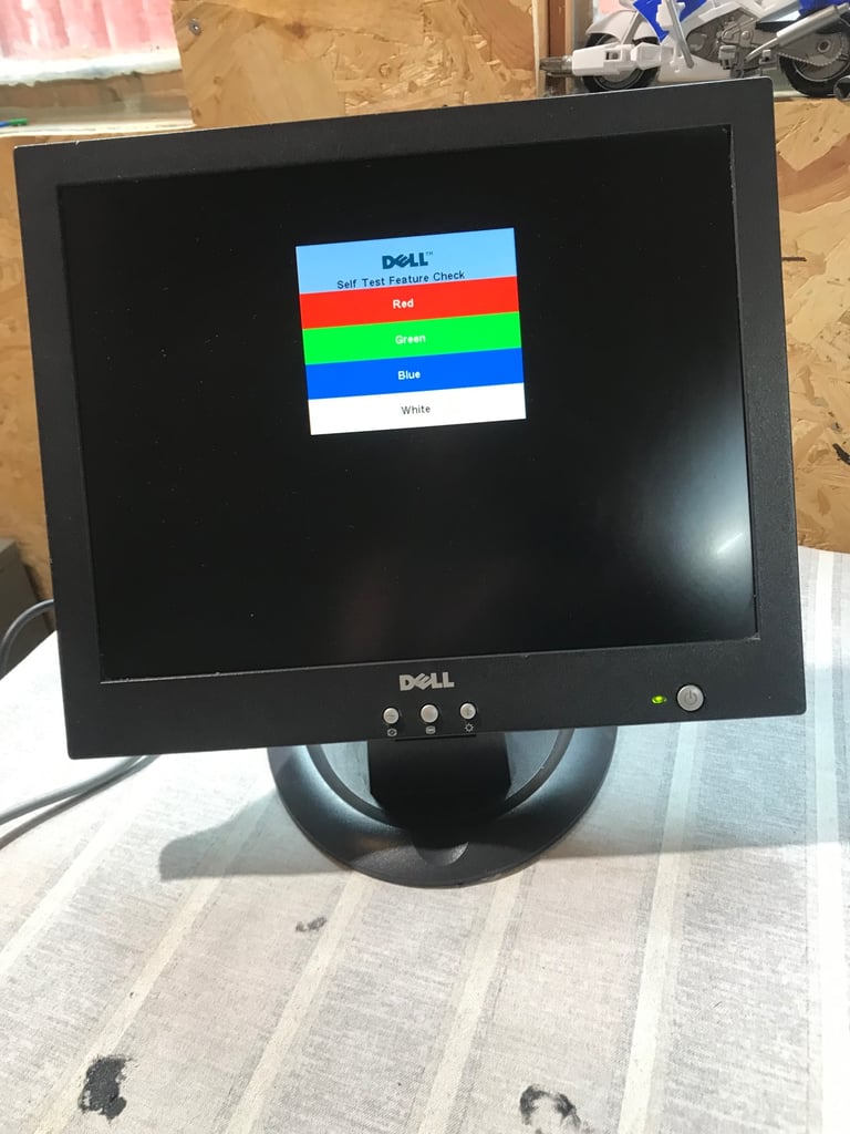 image for 14 inch Dell computer monitor £10