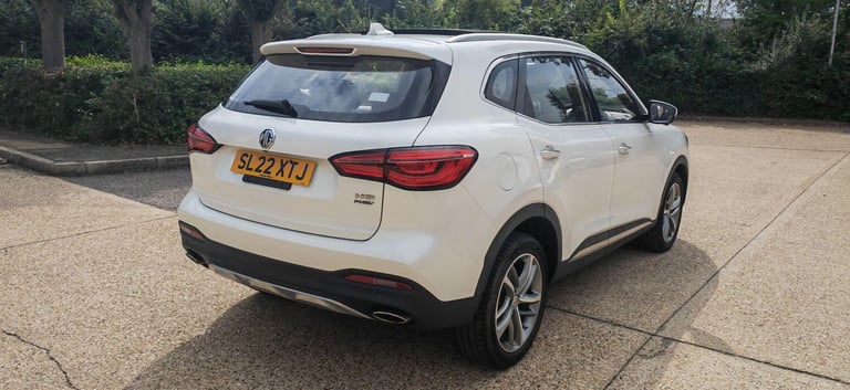 2022 MG MG HS 1.5 T-GDI 16.6kWh Exclusive Auto Euro 6 (s/s) 5dr ESTATE Petrol/Electric Hybrid Aut...