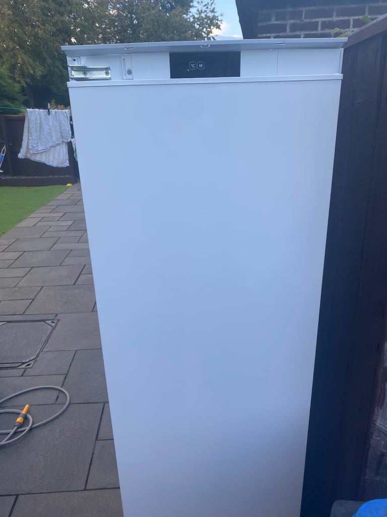 image for KENWOOD KITF54W23 integrated tall freezer faulty