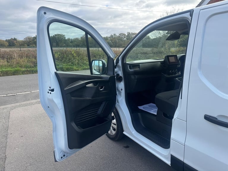 2022 Renault Trafic 2.0 dCi Blue LL30 Sport L2 H1 Euro 6 (s/s) 5dr PANEL VAN Diesel Manual