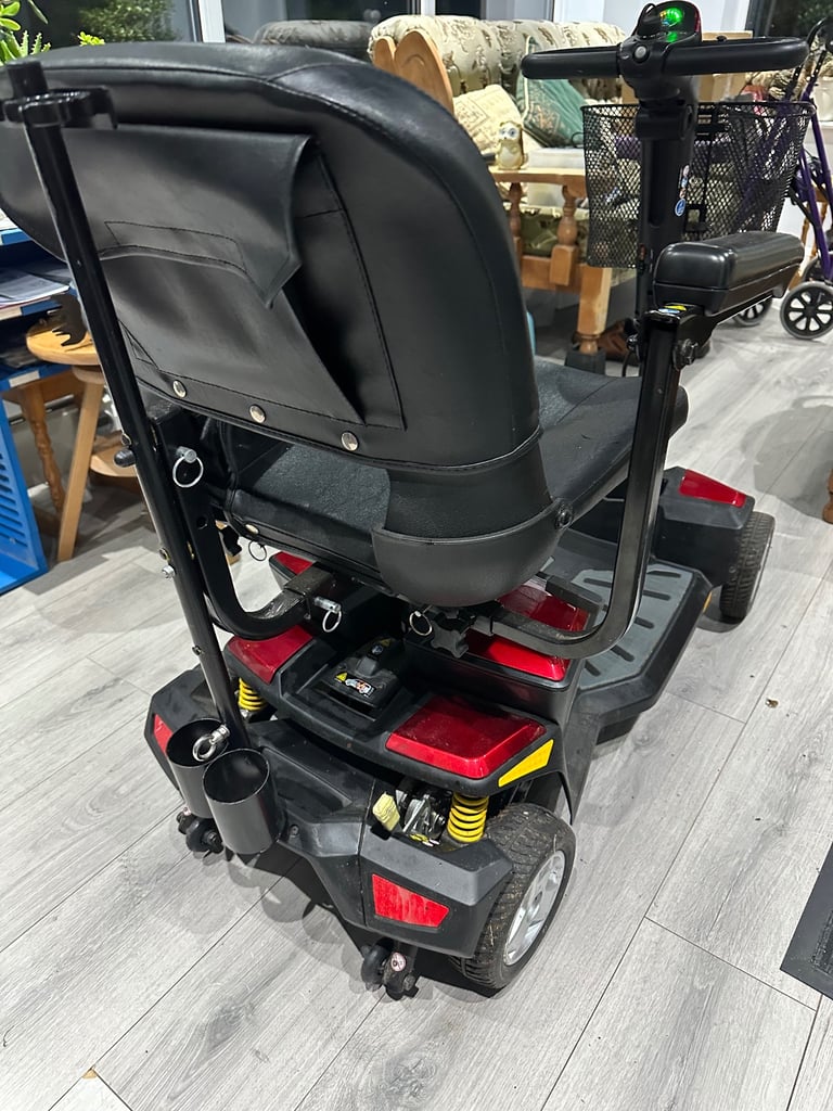 Apex Rapid Mobility Scooter in great condition With New Batteries