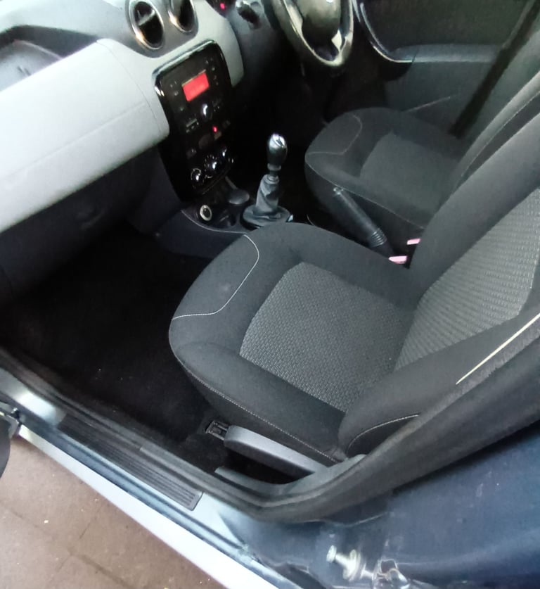 Dacia Duster . 4x4 . 78,000 miles .Long mot .