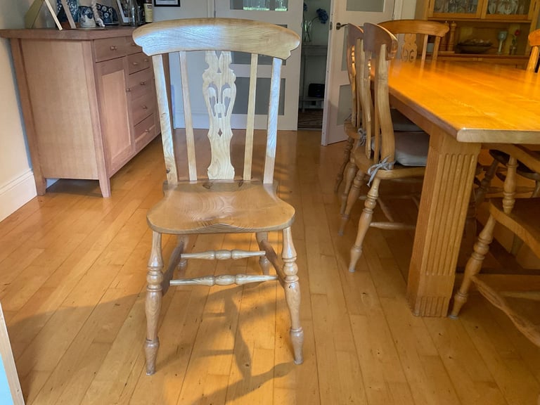Beautiful bespoke Dining Table & Chairs