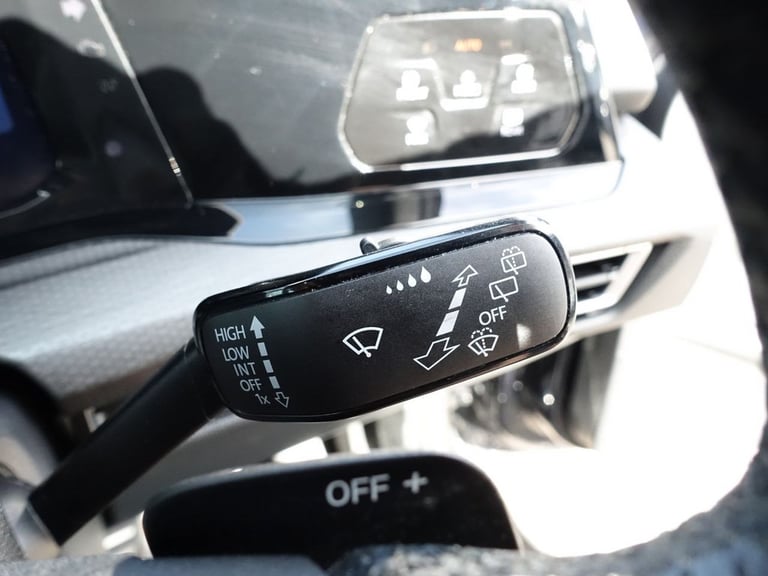 2022 Volkswagen Golf 2.0 TDI GTD Hatchback 5dr Diesel DSG Euro 6 (s/s) (200 ps) Hatchback Diesel ...