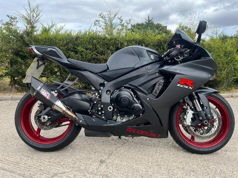 2017 17 SUZUKI GSXR 600 L7 GSXR600 SPORTS 600 SUPERSPORT BLACK - 5k MILES ONLY
