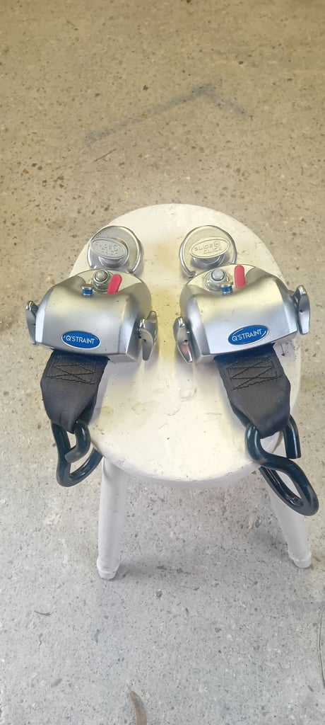 WAV parts, Q'Straint