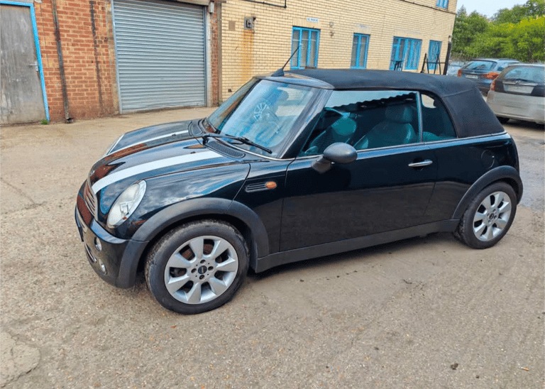 Mini, CONVERTIBLE, Convertible, 2005, Manual, 1598 (cc),2 doors - Image 2