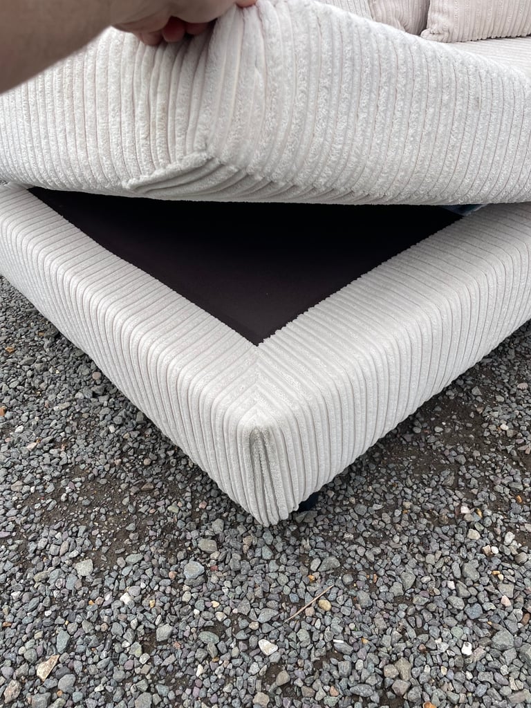 FREE DELIVERY 🥰🚚🥰 BEIGE FABRIC CORNER SOFA GOOD CONDITION 