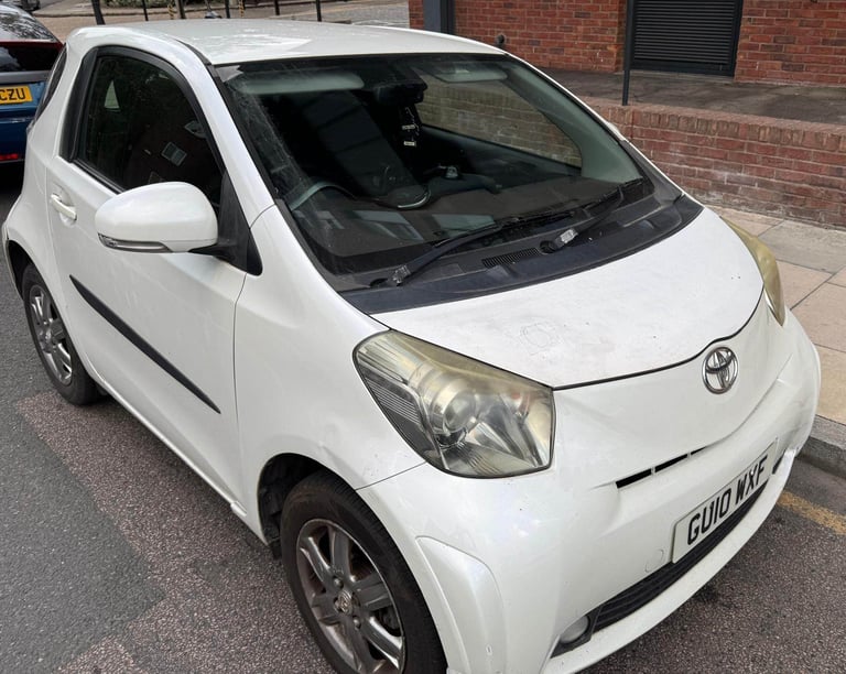 Toyota, IQ, Hatchback, 2010, Manual, 998 (cc), 3 doors