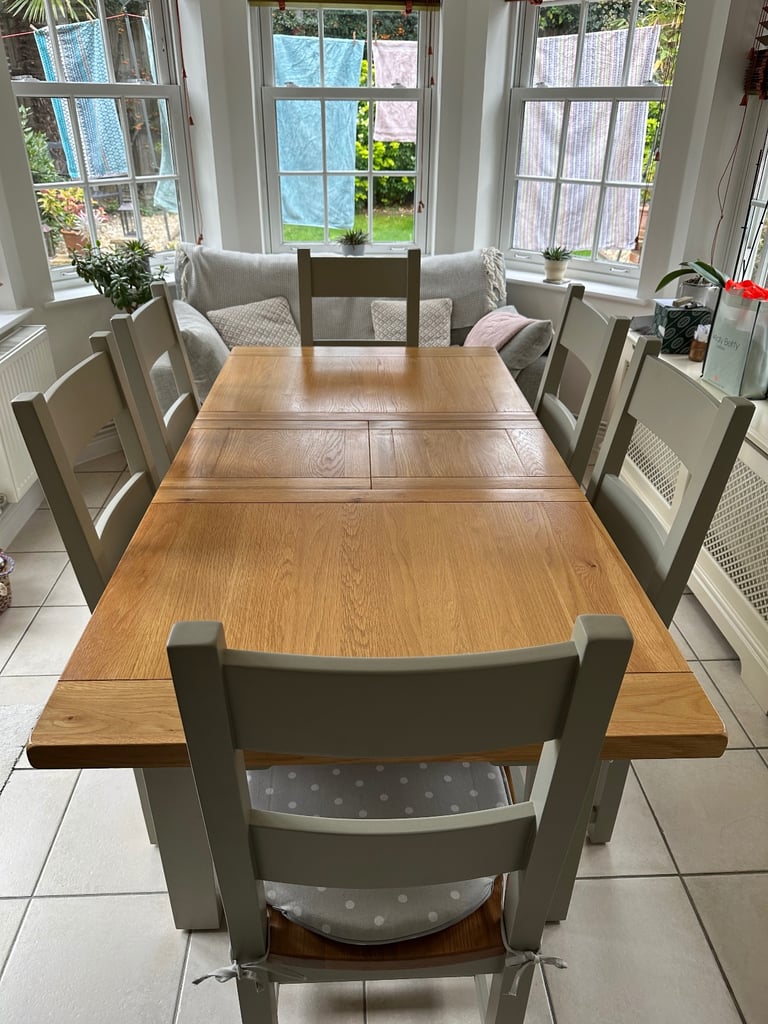 image for Cotswold Company 4-6 seater Extending Dining Table and 6 matching ladderback chairs 