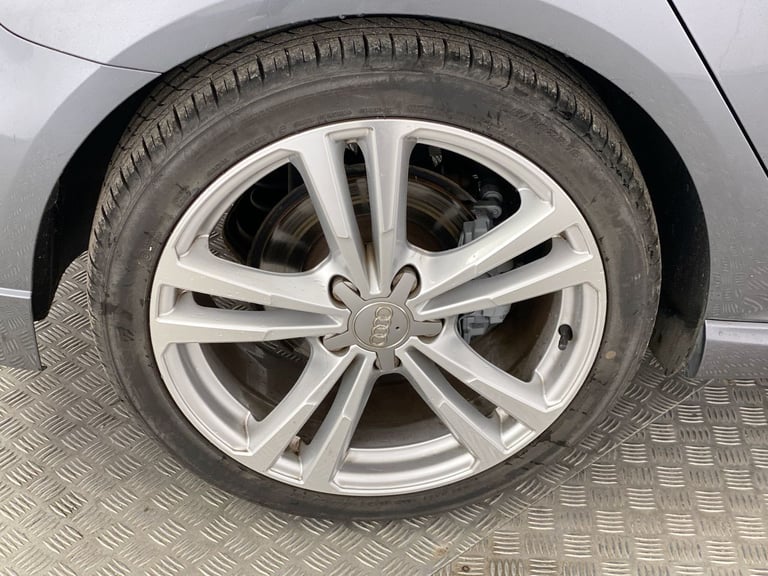  Audi A3 Sportback 1.5 Tfsi Cod 35 S Line Sportback 5dr Petrol Manual Euro 6