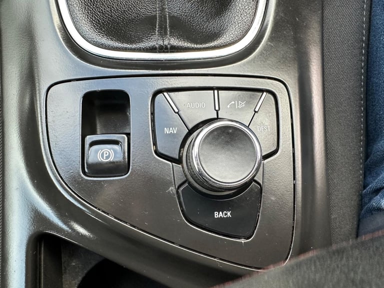 2010 Vauxhall Insignia 2.0 CDTi ecoFLEX Exclusiv Nav Sports Tourer Euro 5 5dr ESTATE Diesel Manual