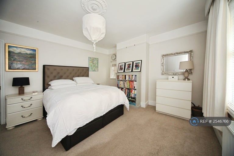 5 bedroom house in High Street, Tring, HP23 (5 bed) (#2546766)