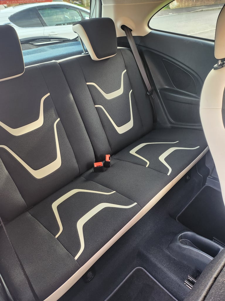 Ford, KA, white edition Zetec. Hatchback, 2016, Manual, 1242 (cc), 3 doors