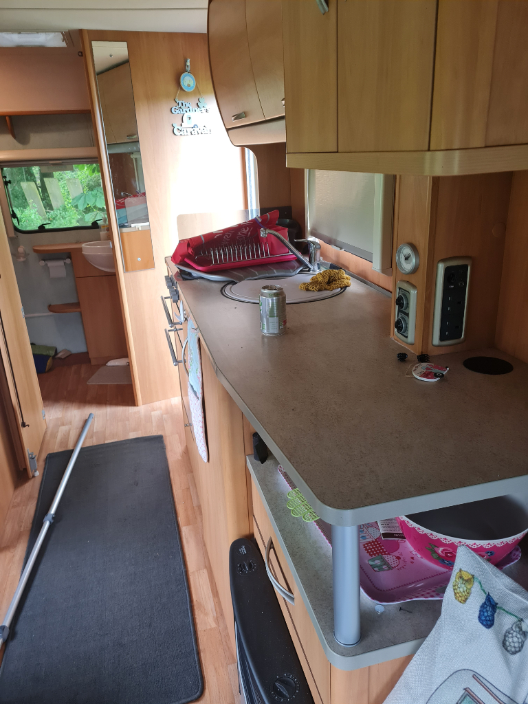 Swift charisma 560 caravan 
