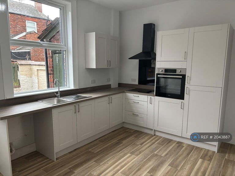 2 bedroom house in Brooks Avenue, Hyde, SK14 (2 bed) (#2043887)