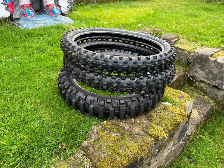 Enduro motorcycle tyres 