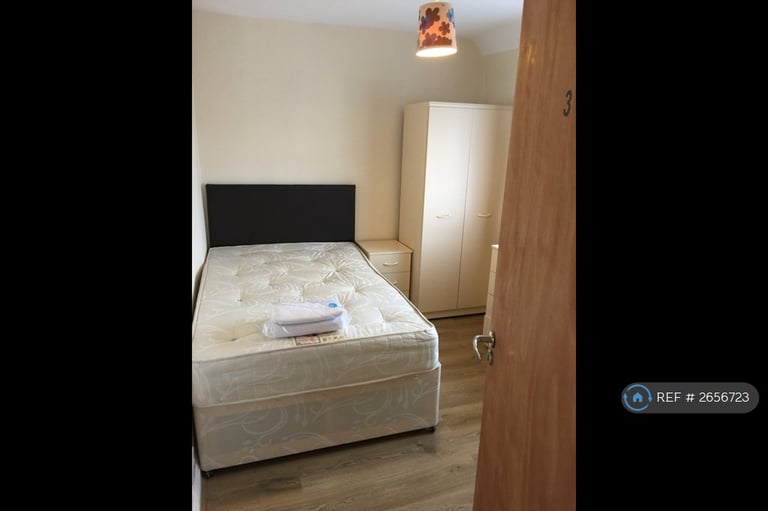 4 bedroom house in Mitchell Avenue, Coventry, CV4 (4 bed) (#2656723)
