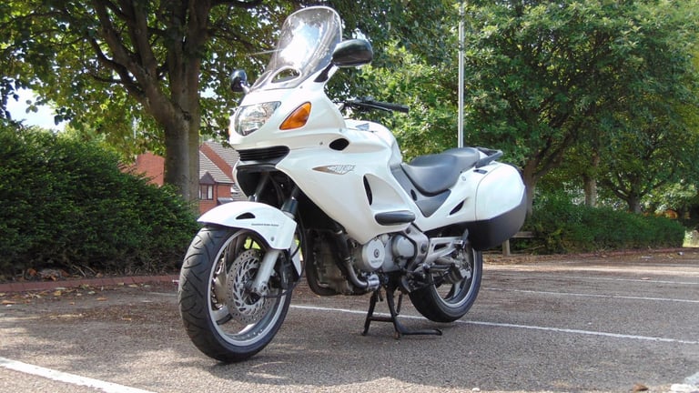 Honda NT650V Deauville 2005 low miles shaft drive Budget Tourer new MOT p/ex ok 