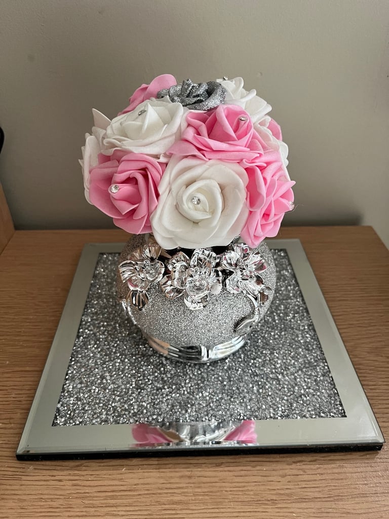 image for Bling vase with flowers & bling stand 