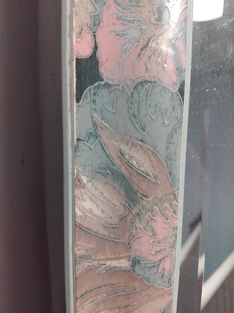 Mirrow in frame