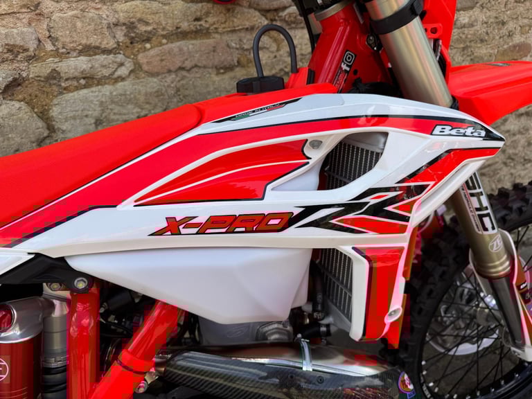 Beta RR250 X-PRO Enduro Bike, New 2025 Model, Clearance & Free Accessories 
