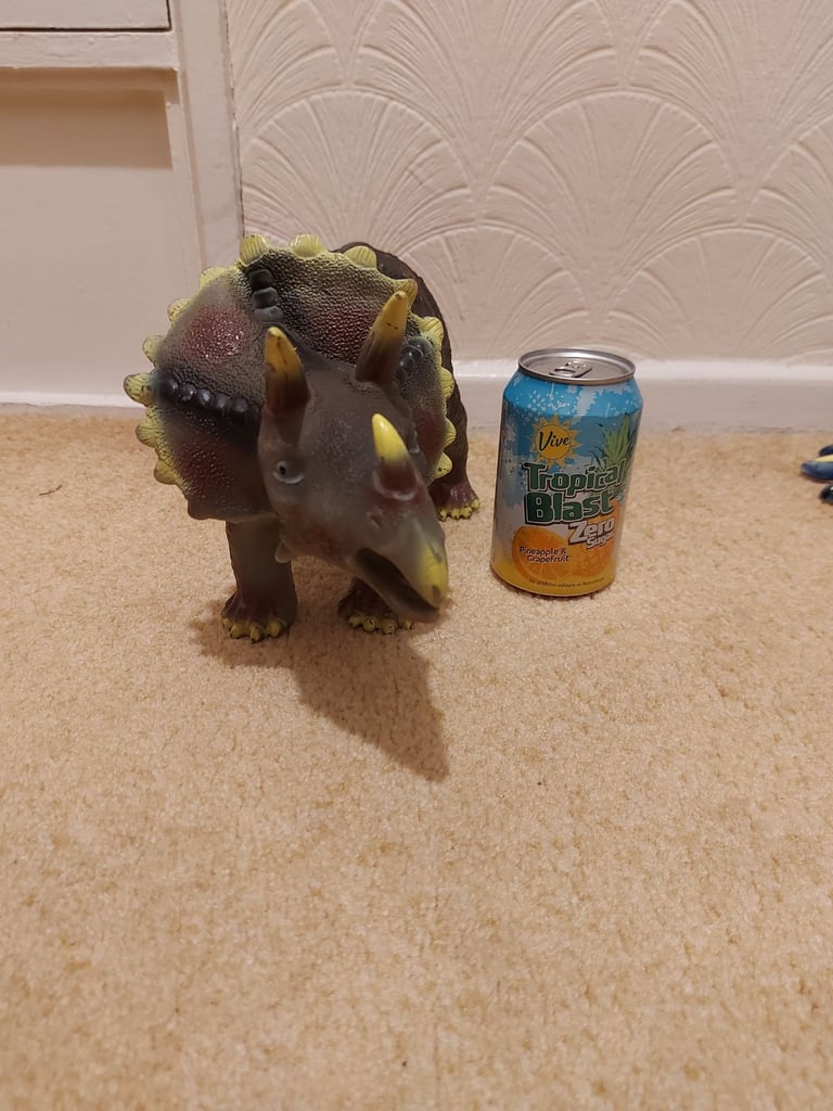 Large dinosaur 