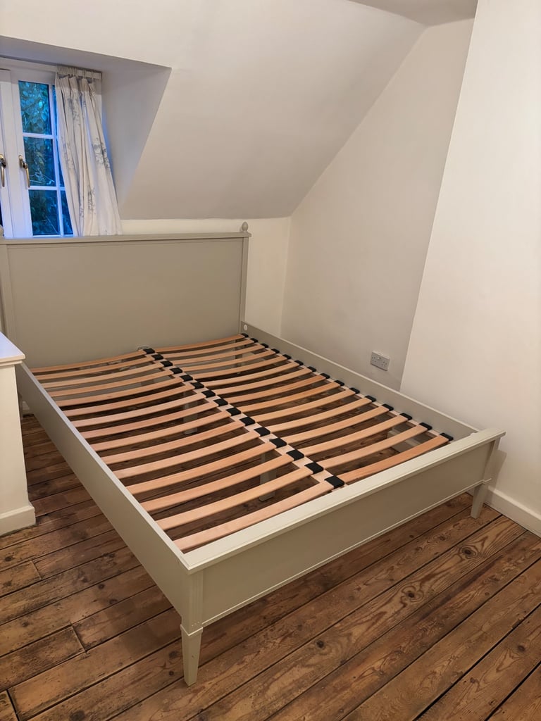 Laura Ashley king size bed