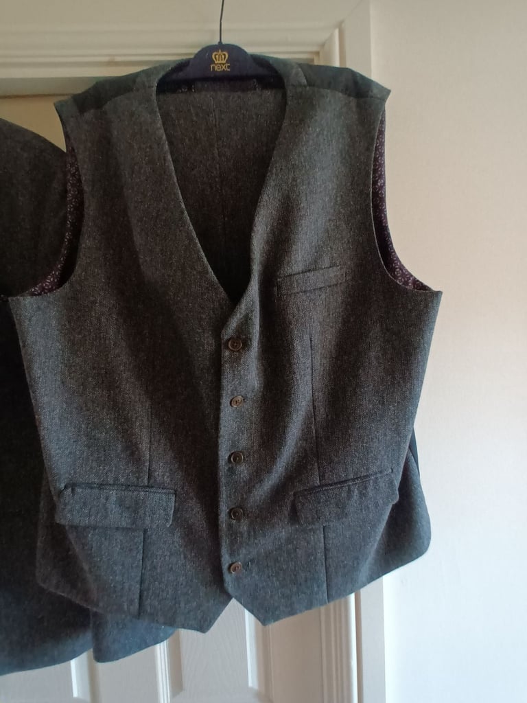 New Next Tailoring Quality Grey three-piece suit collect Farlington with cash Never worn 
