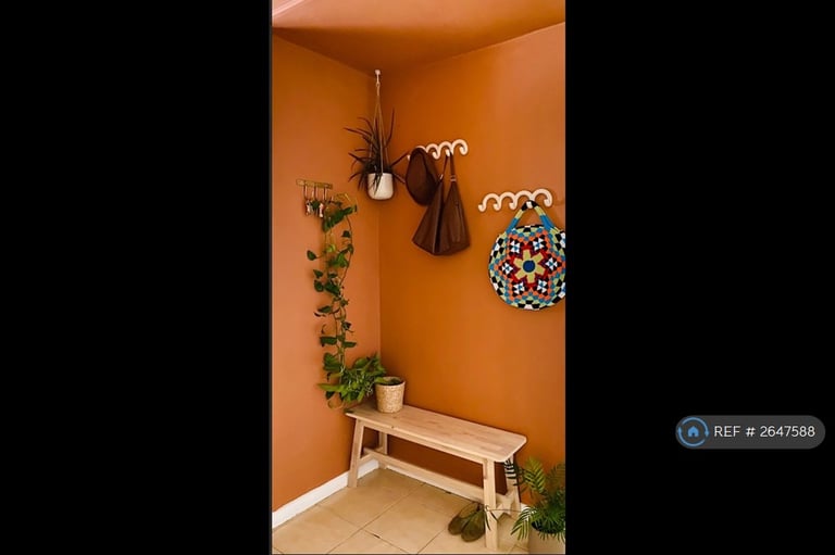 3 bedroom flat in Woodseer Street, London, E1 (3 bed) (#2647588)