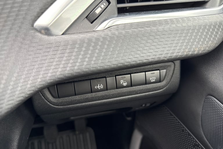 2019 Peugeot 208 1.2 PureTech 82 Tech Edition 5dr [Start Stop] HATCHBACK PETROL Manual