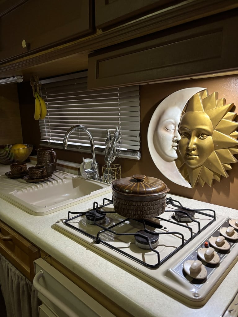 Dodge 50 motorhome, automatic, perkins 4-cylinder 4.0l engine