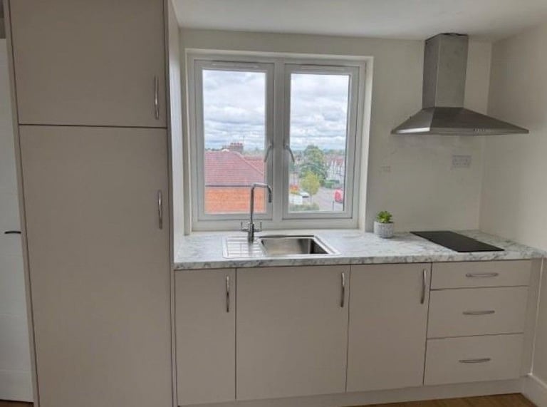 image for Loft Studio available to rent in Harrow - Warham Rd.