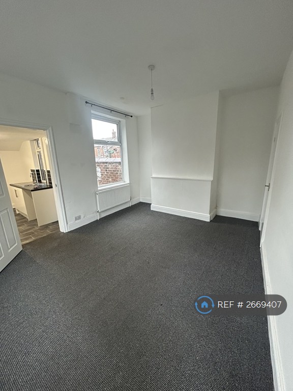 2 bedroom house in Brantwood Terrace, Manchester, M9 (2 bed) (#2669407)