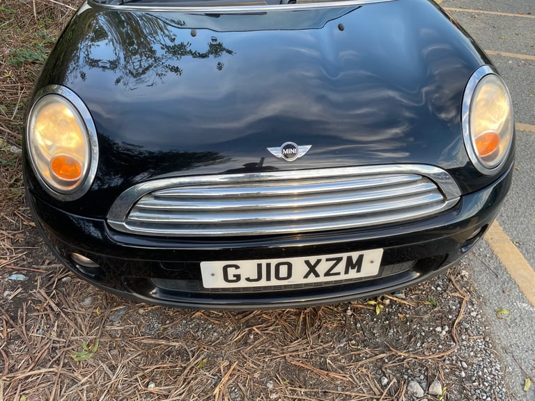 MINI COOPER 1.6 PETROL 10 REG BLACK 3 DOOR MOT FEBRUARY 25TH 2026 TAX £165 LOW INSURANCE 50+MPG