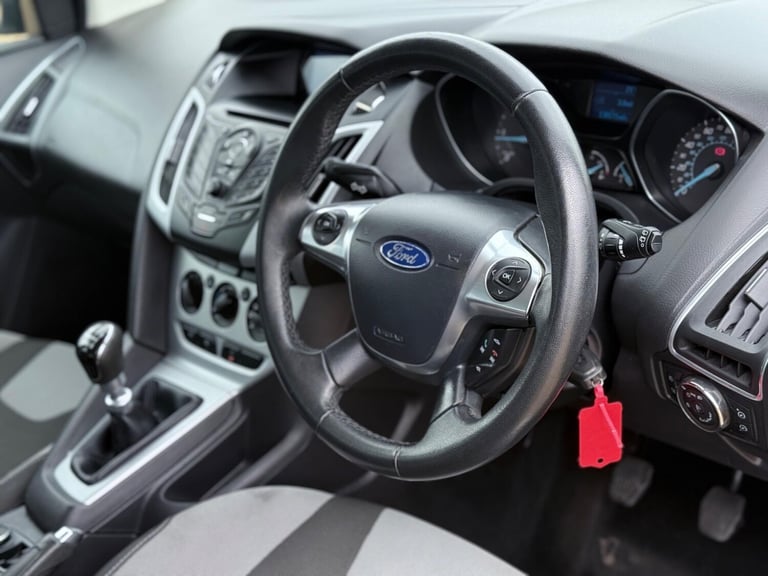 2012 Ford Focus 1.6 TDCi Zetec Euro 5 (s/s) 5dr ESTATE Diesel Manual