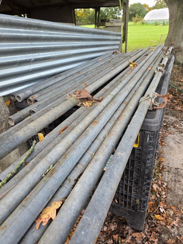 Used Scaffolding Tubes 36 in total different sizes range from 13ft to 2ft 7 selling as one lot