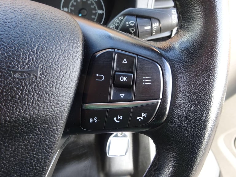 2021 Ford Transit Custom 2.0 320 EcoBlue Trend Kombi L2 H1 Euro 6 (s/s) 5dr MPV Diesel Manual